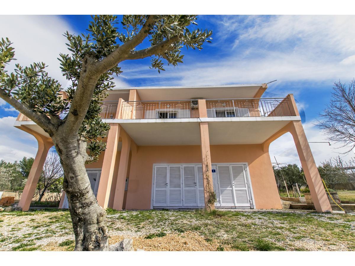 Apartments Dario Rovanjska Exterior photo